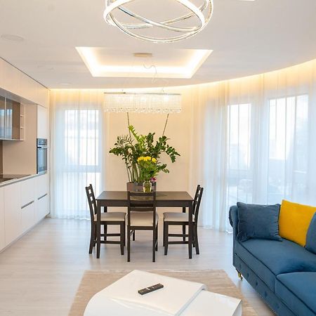 Luxurious Blue&Yellow Apartment In Kaunas Center Buitenkant foto