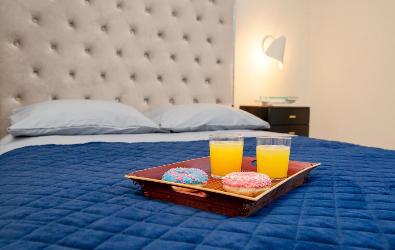 Luxurious Blue&Yellow Apartment In Kaunas Center Buitenkant foto
