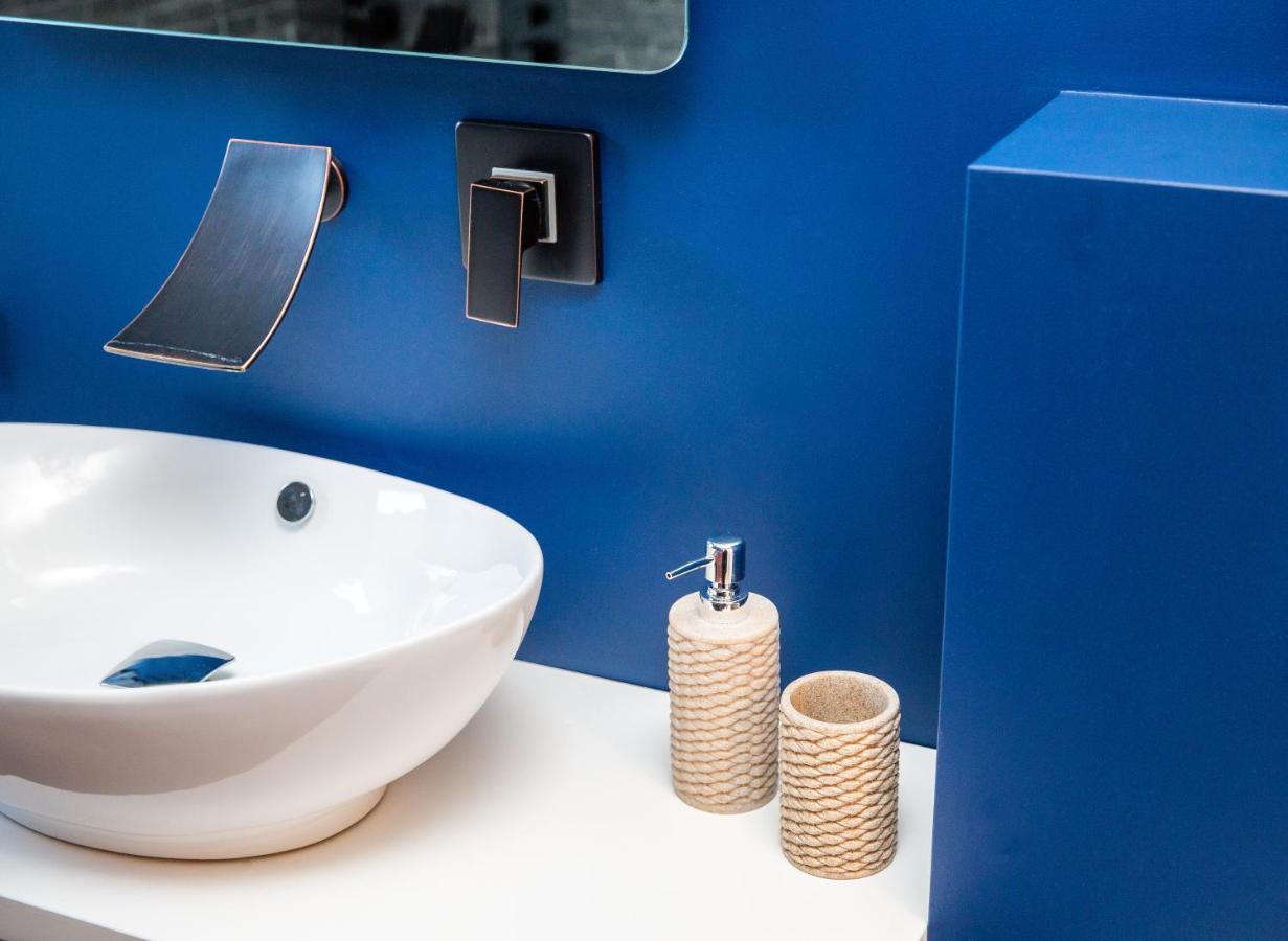 Luxurious Blue&Yellow Apartment In Kaunas Center Buitenkant foto